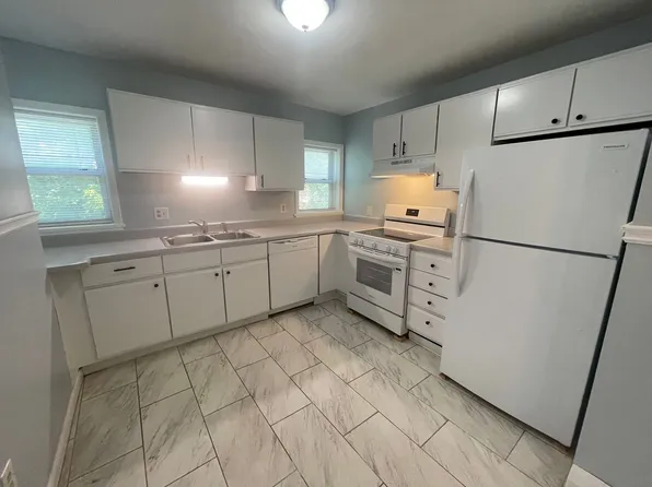 24 S John St, Pittsfield, MA 01201