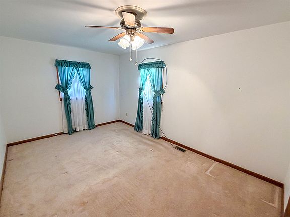 5th image of 419 W 18th St