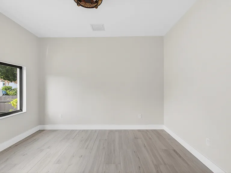 216 S C St — Photo 5