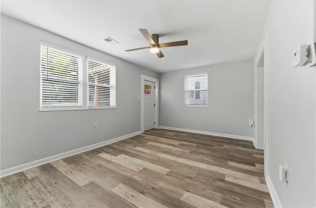 2 bed, 1.0 bath, 903 sqft, $1,600 — Photo 4