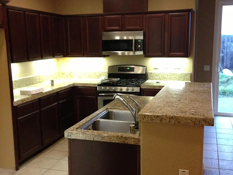 1042 Norwich Way — Photo 2