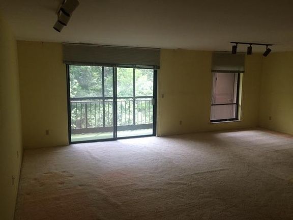 4th image of 3533 Amberacres Dr Unit 408