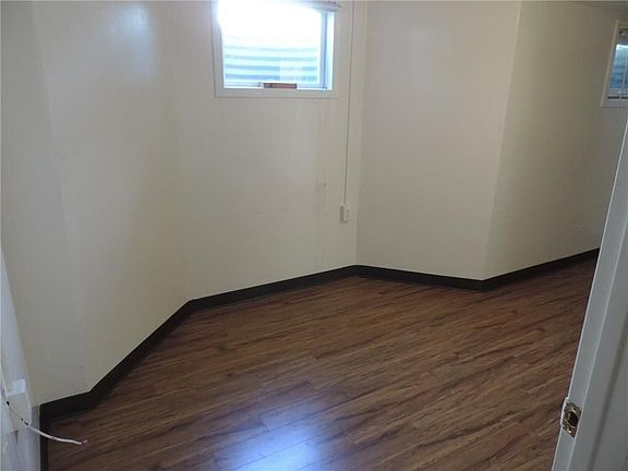 4th image of 135 Custer Ave #Down