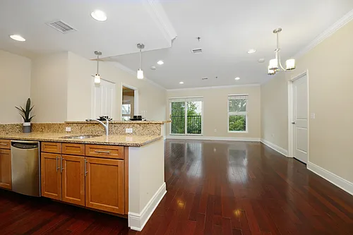 632 Grand St Photo 1