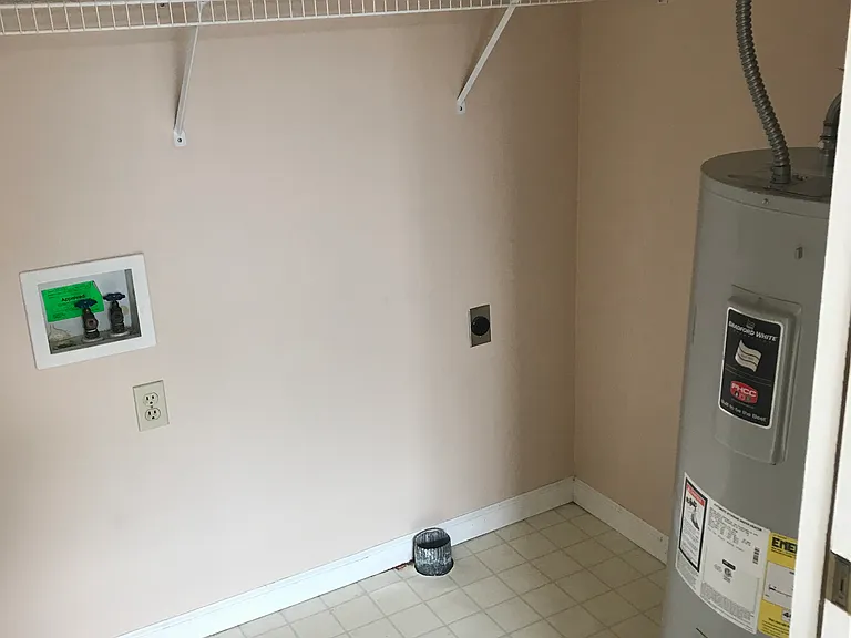 220 Pepperhill Dr — Photo 3