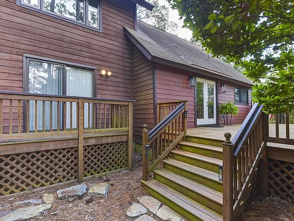4th image of 104 Bent Bough Cir