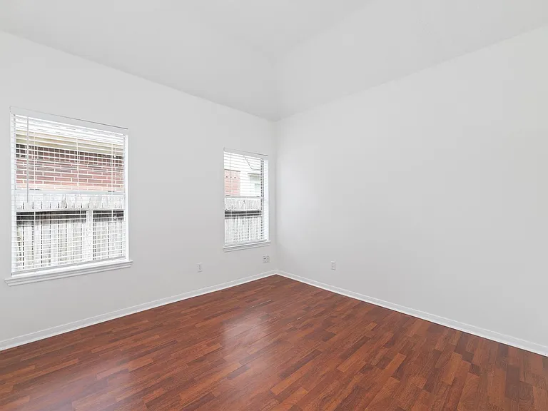 4211 Torrey Creek Ln — Photo 16