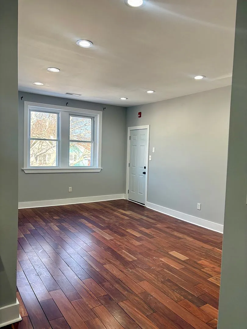 4900 Pine St. — Photo 2