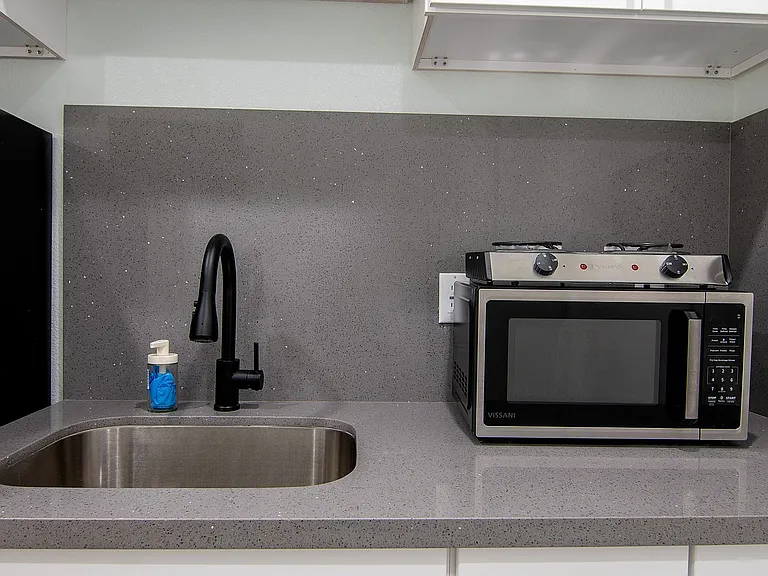 Michigan Avenue Apartments — Photo 18