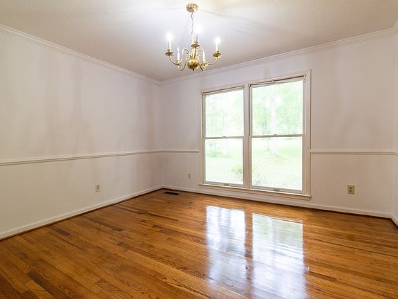 5th image of 4558 Silver Lake Dr