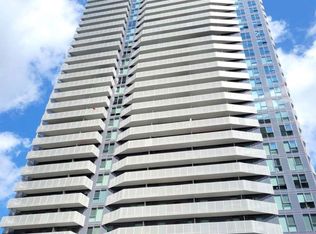 4065 Confederation Pkwy #2801, Mississauga, ON L5B 0G4