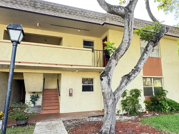 5525 Lakewood Cir N APT 215, Margate, FL 33063