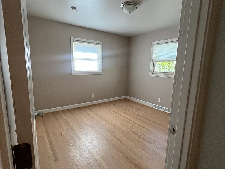 6012 Applegate Ln — Photo 10