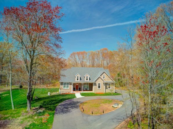 303 Cossaduck Hill Rd, North Stonington, CT 06359