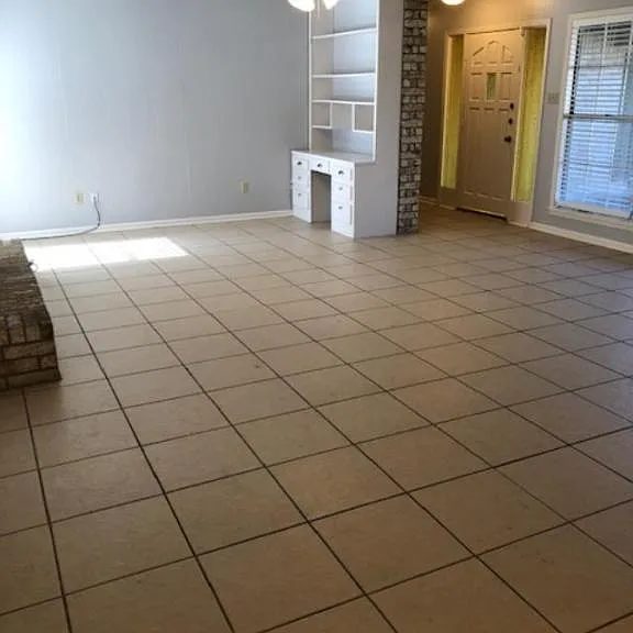601 Jeffery Dr — Photo 2