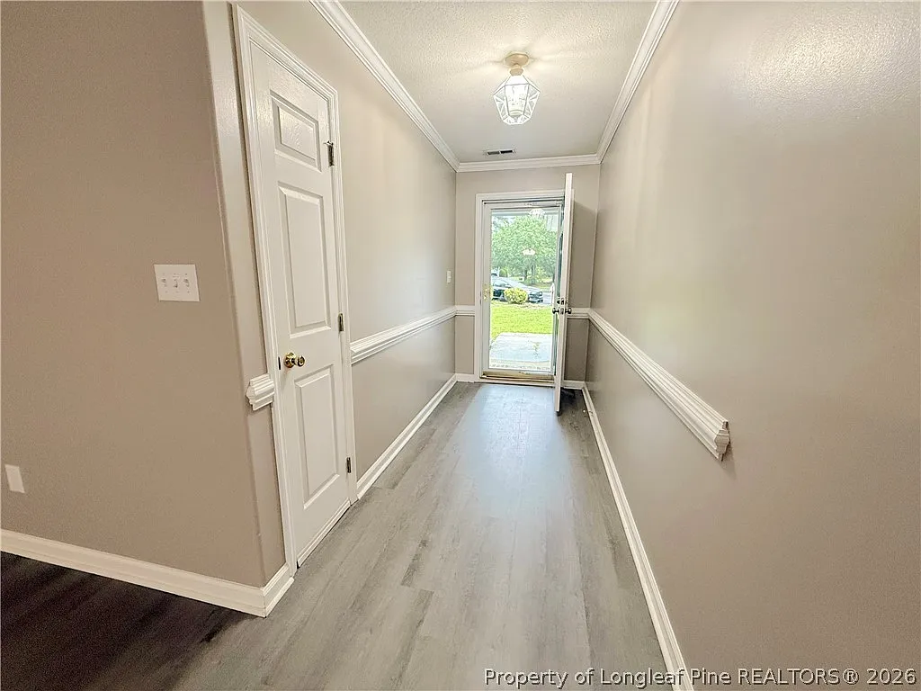 3 bed, 2.0 bath, 1729 sqft, $1,800 — Photo 3