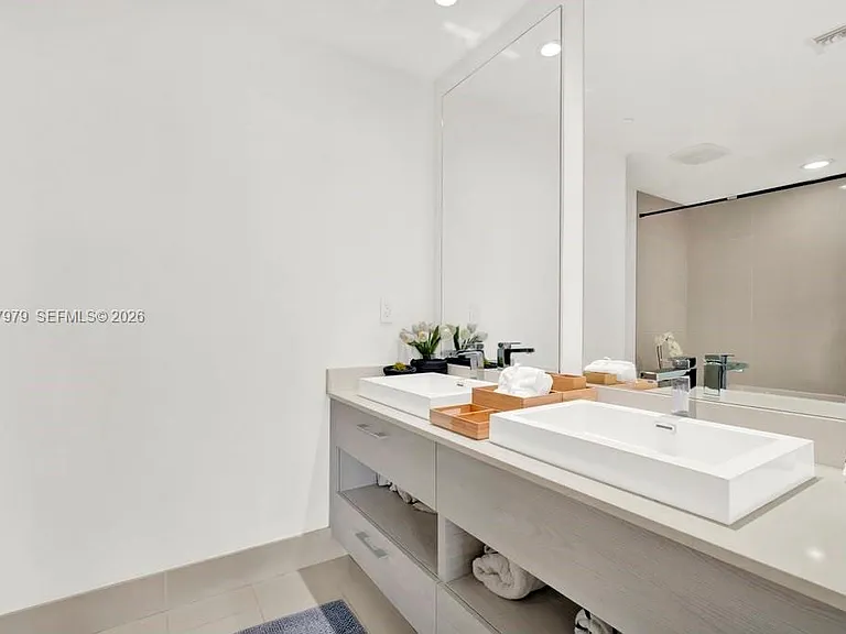 45 SW 9th St #1609 — Photo 19