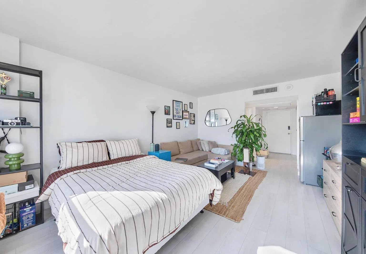 Studio, 550 sqft, $1,500 — Photo 3
