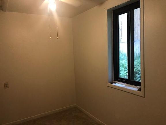 another view in the bedroom