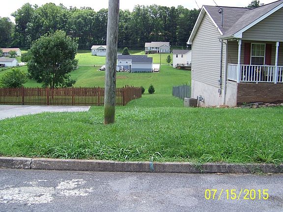 3rd image of 453 Bowers Park Cir