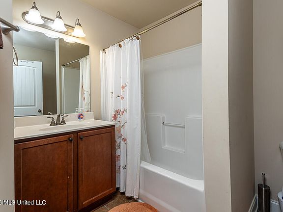 5th image of 7637 Wisteria Dr