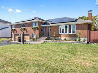 52 Lee St, Stoneham, MA 02180