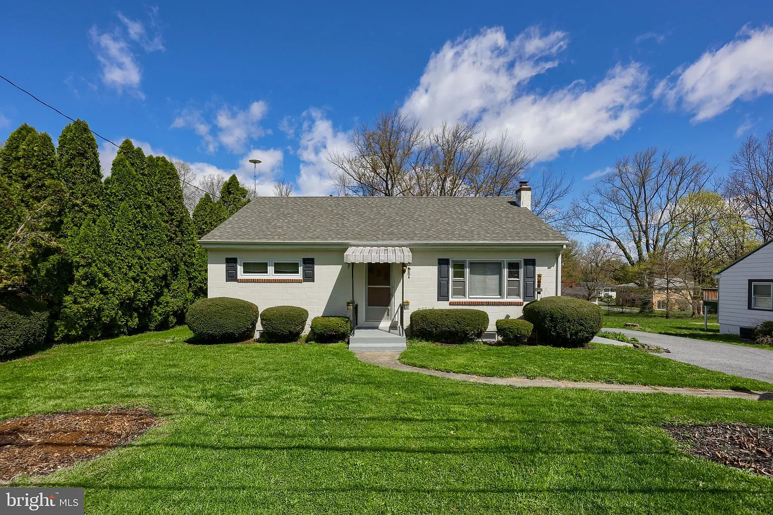 65 Buch Ave photo 1