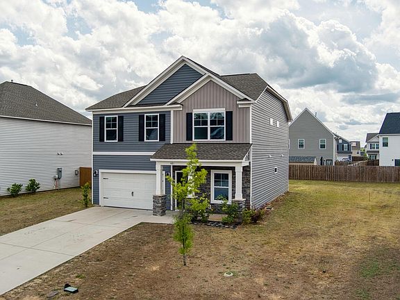 2nd image of 481 Geranium St