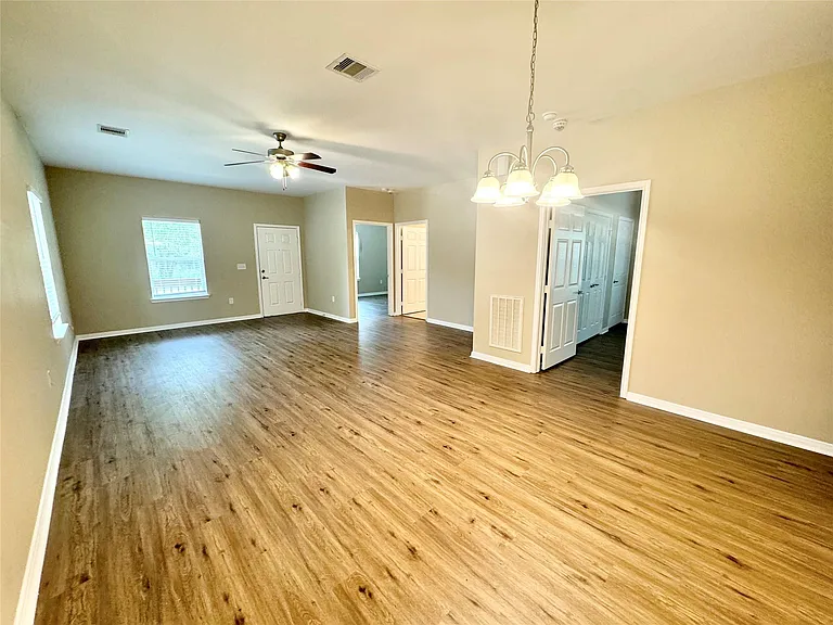 465 Lexington — Photo 10
