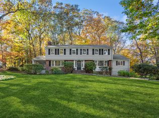 20 Heather Dr, Stamford, CT 06903
