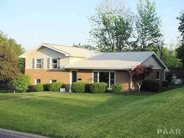 1626 W Latham Ln photo 1