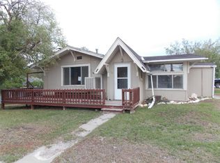 102 E Wentworth St, Newcastle, WY 82701