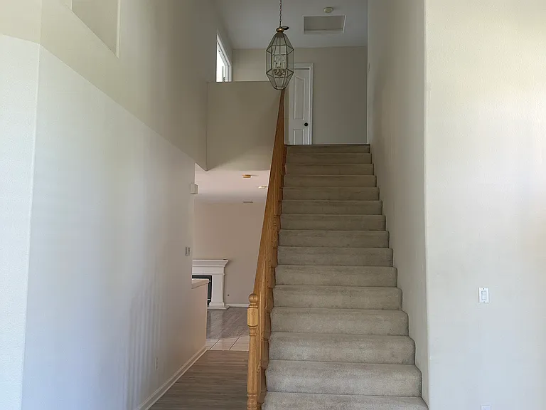 2104 Lynwood Way — Photo 12