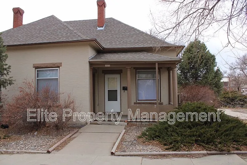 2 bed, 1.0 bath, 1029 sqft, $925 — Photo 1