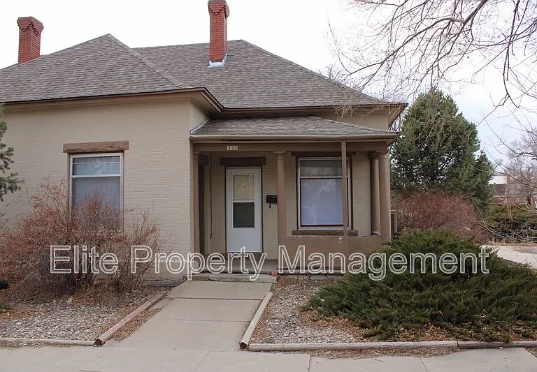 326 W Routt Ave — Photo 1