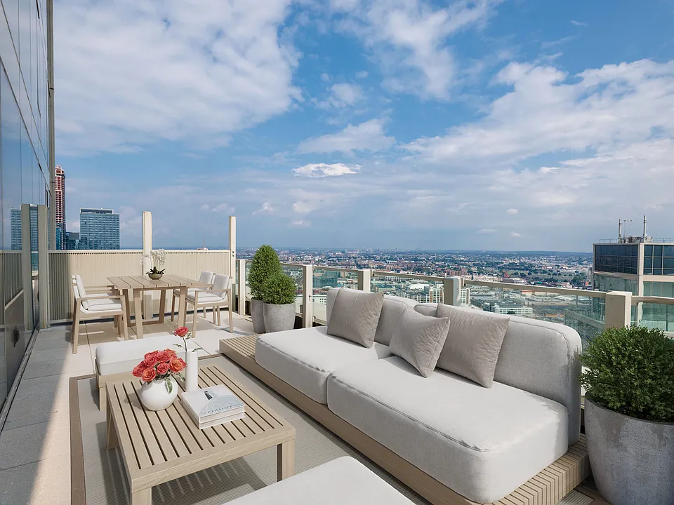 22-44 Jackson Ave #812