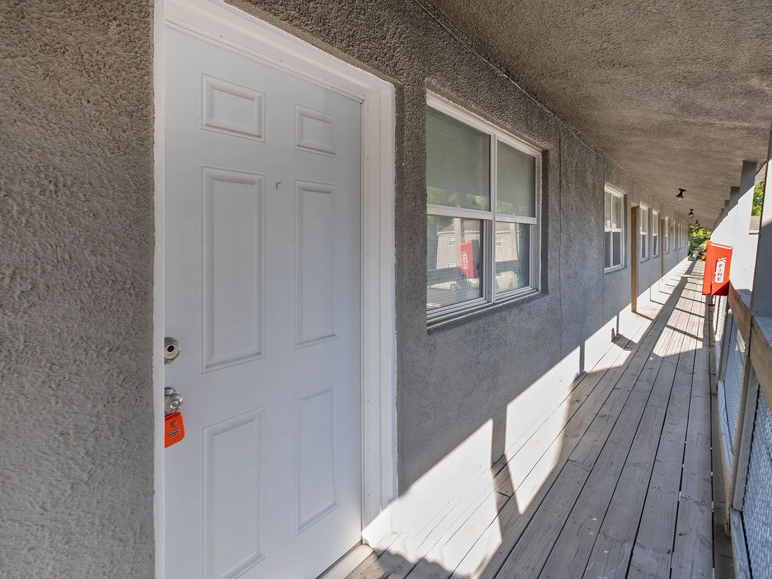 474 1/2 E Norwich Ave — Photo 3