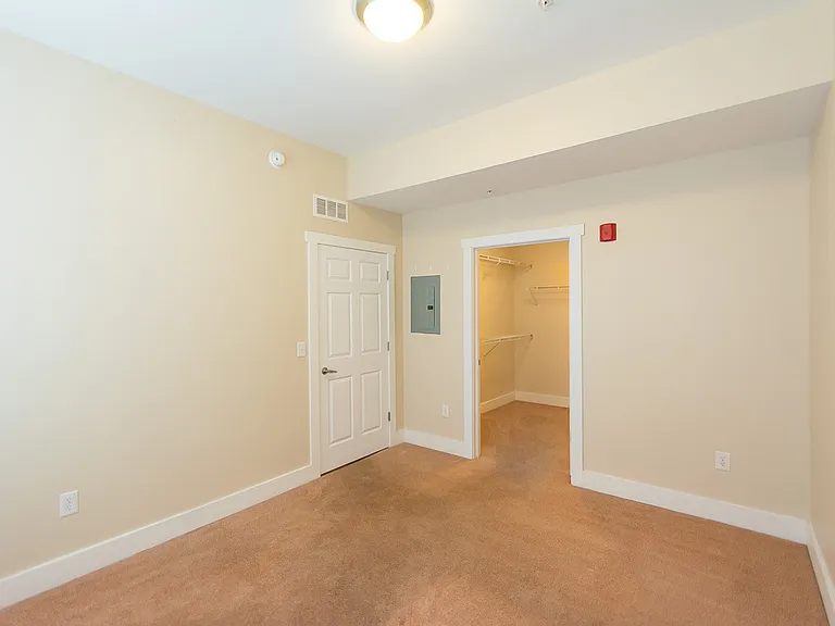 632 N College Ave — Photo 20