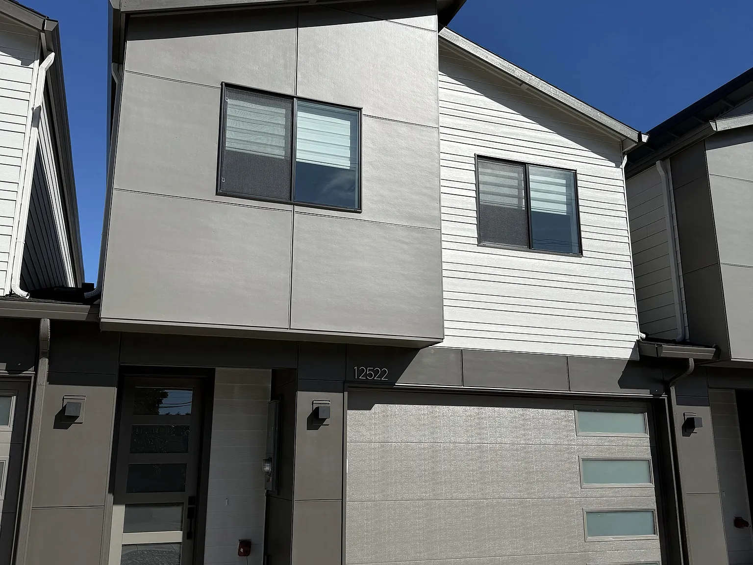 3 bed, 2.5 bath, 1690 sqft, $2,925 — Photo 2