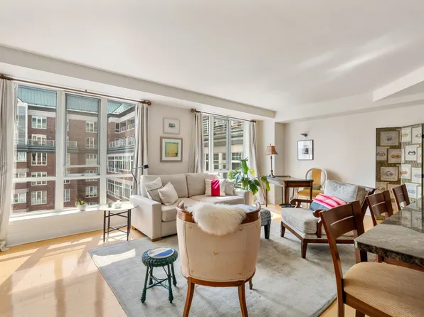 197 8th St APT 908, Charlestown, MA 02129