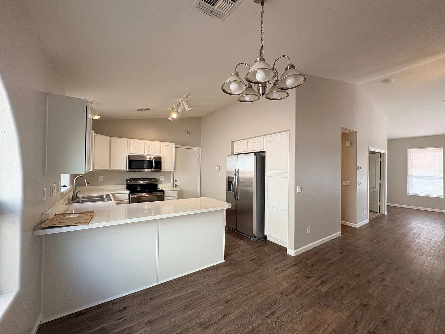 Johnson Ranch! Freshly Painted 3BR Home with Resort-Style Community Amenities! — Photo 3