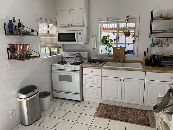 3rd image of 2817 S Norton Ave #1/2