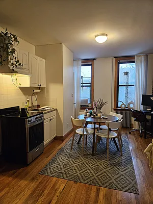 Rented by City Barn Realty Inc | media 4