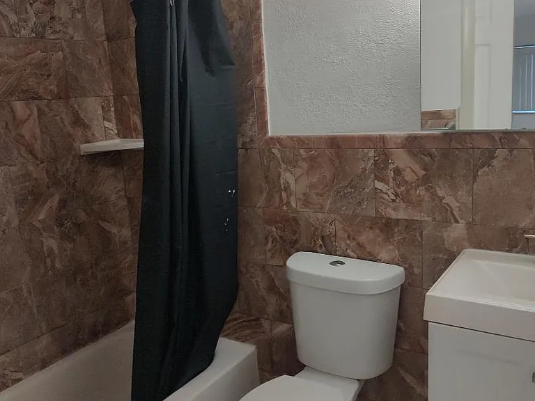 6 Miami Gardens Rd #1 — Photo 3