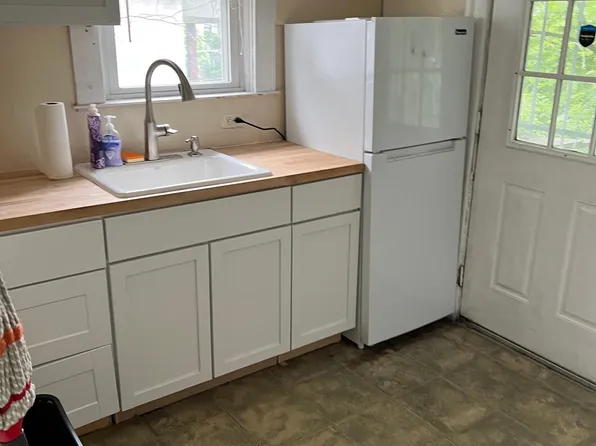 376 McKee Pl #2, Pittsburgh, PA 15213