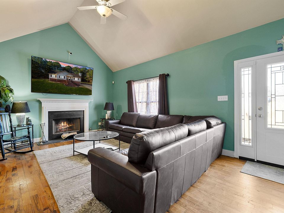 1st image of 100 Miranda Rd