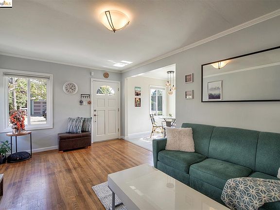 3rd image of 5431 Santa Cruz Ave