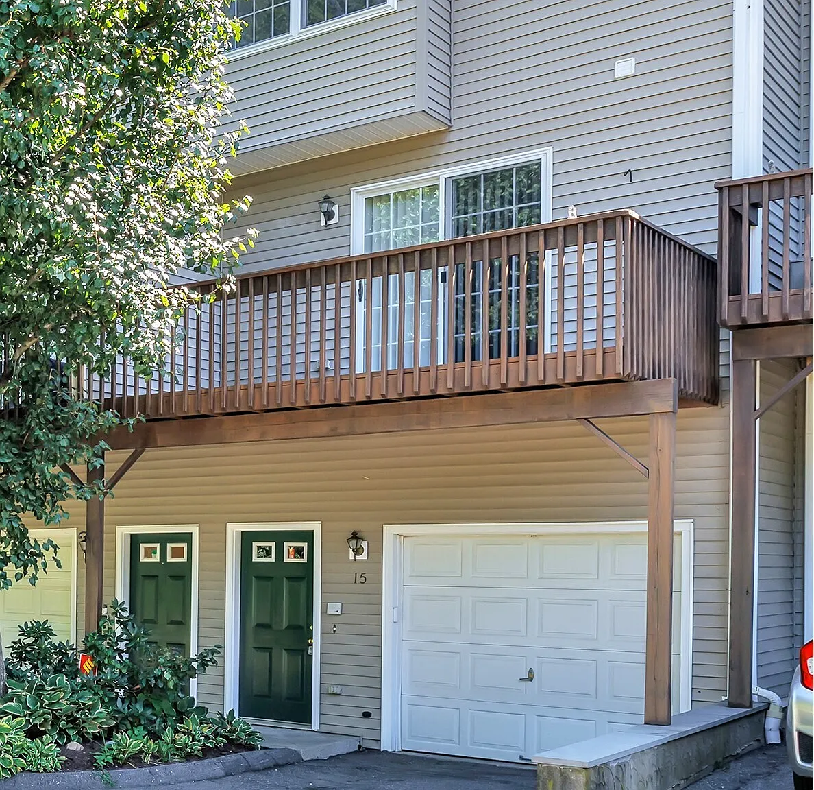 Coram Hill — Photo 1