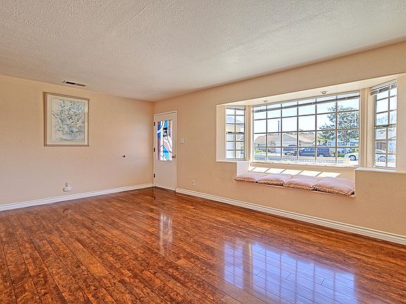 2nd image of 1501 Park Ave