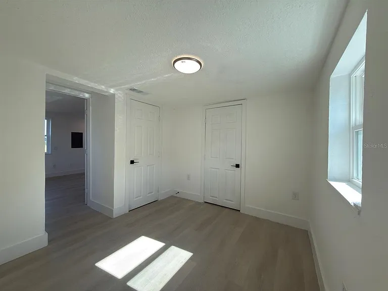 401 E Columbus Dr #2 — Photo 5